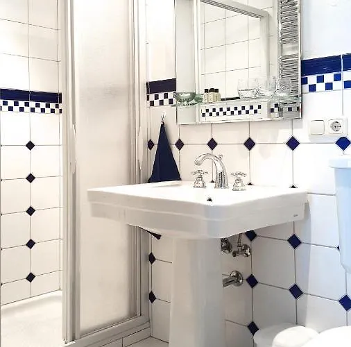 Palace Bed and Breakfast 3*